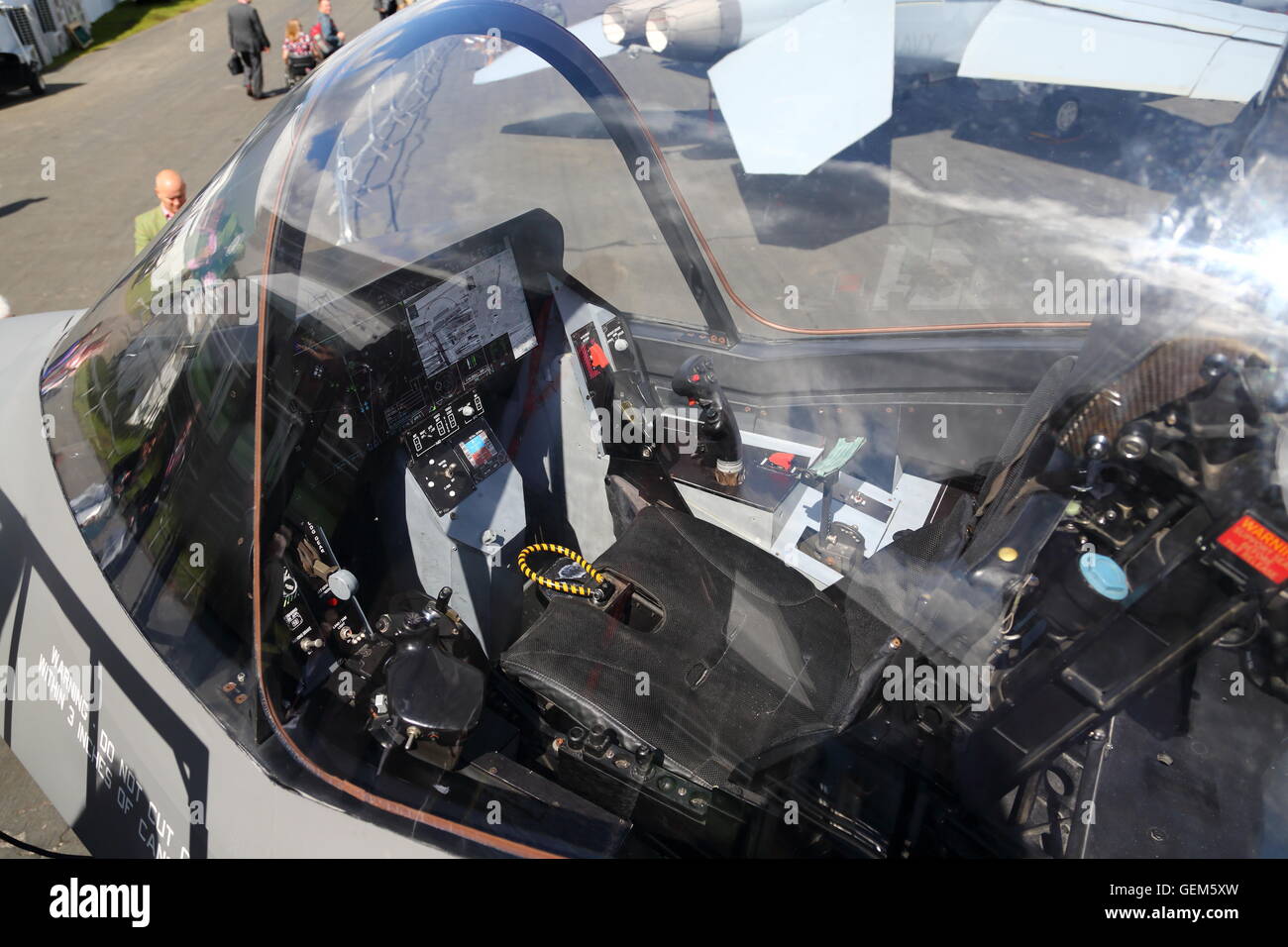 Vista dettagliata della cabina di pilotaggio dell'F-35 Lightning II al Farnborough International Airshow 2016 Foto Stock