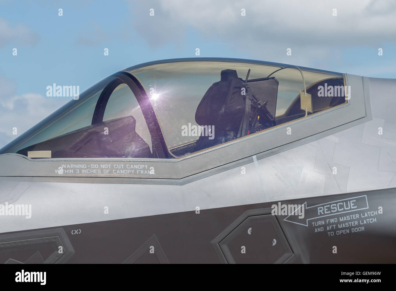 Close up della US Air Force F-35 Lightning 2 aeromobile pozzetto, una delle più moderne ed avanzate combattenti. RAF Fairford (RIAT 2016). Foto Stock