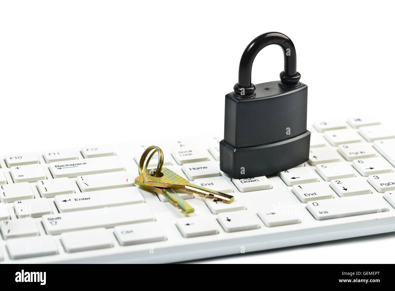 Sicurezza dei dati concetto con lucchetto e chiave sulla tastiera del computer su bianco Foto Stock