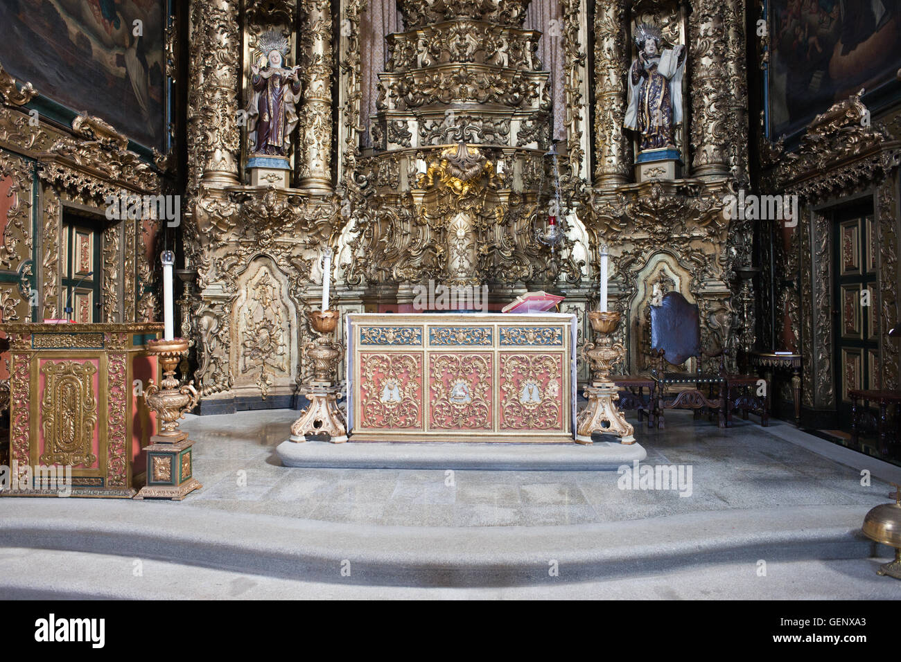 Igreja do Carmo chiesa interno in Porto, Portogallo, Europa, navata, altare maggiore Foto Stock