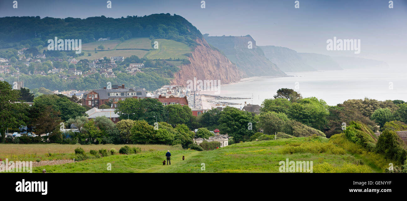 Regno Unito, Inghilterra, Devon, Sidmouth, Sid Valley, della città e della Collina di Salcombe cliffs, elevati vista panoramica dalla collina di picco Foto Stock