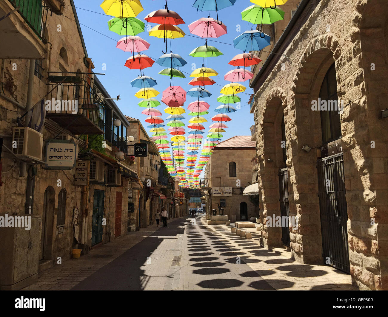 Il progetto di strada degli ombrelli immagini e fotografie stock ad alta  risoluzione - Alamy