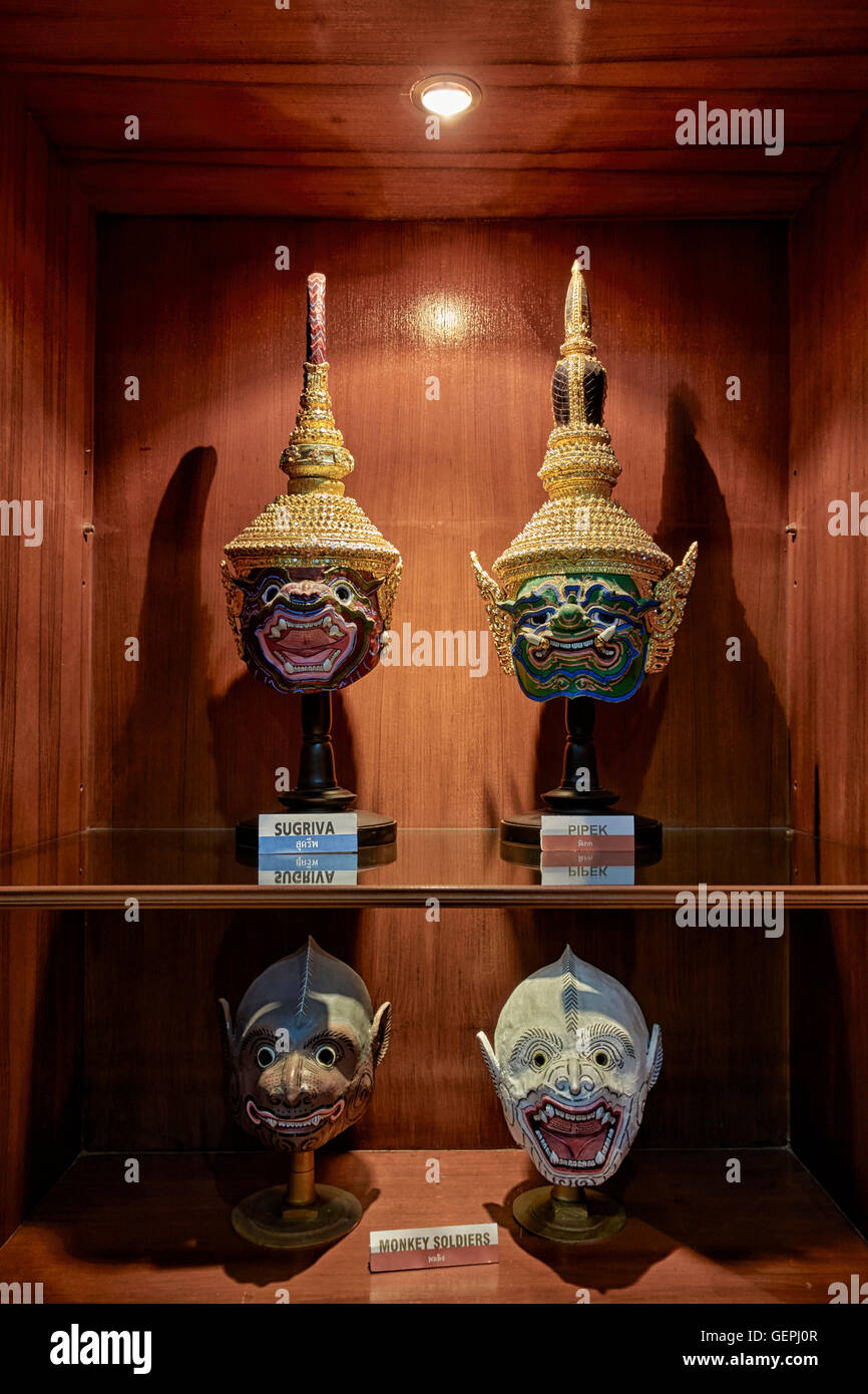 Maschera di Khon museum display. I vari attori Thai maschere Khon sono utilizzati nei tradizionali della Thailandia ed esibizioni di danza. Foto Stock