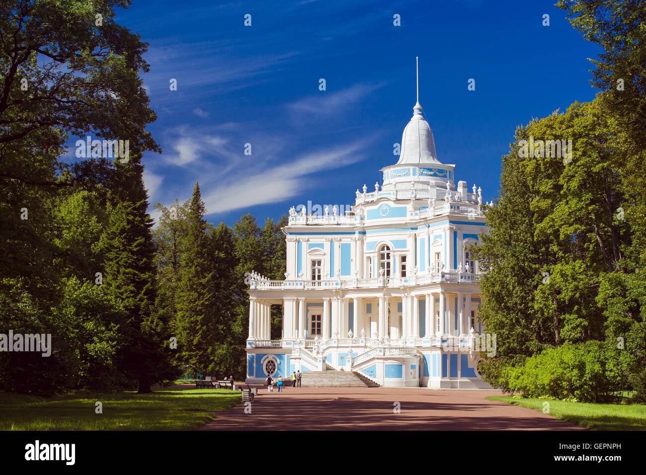 La collina di scorrimento pavilion in inglese il vicolo del palazzo e parco ensemble di Oranienbaum, la città di Lomonossov, Russia Foto Stock