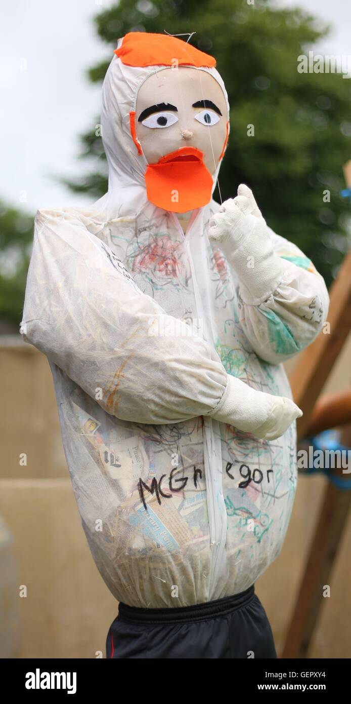 Campione UFC Conor McGregor viene mimato a Durrow Spaventapasseri Festival che si svolge annualmente in Durrow, Co. Laois, Irlanda. Foto Stock