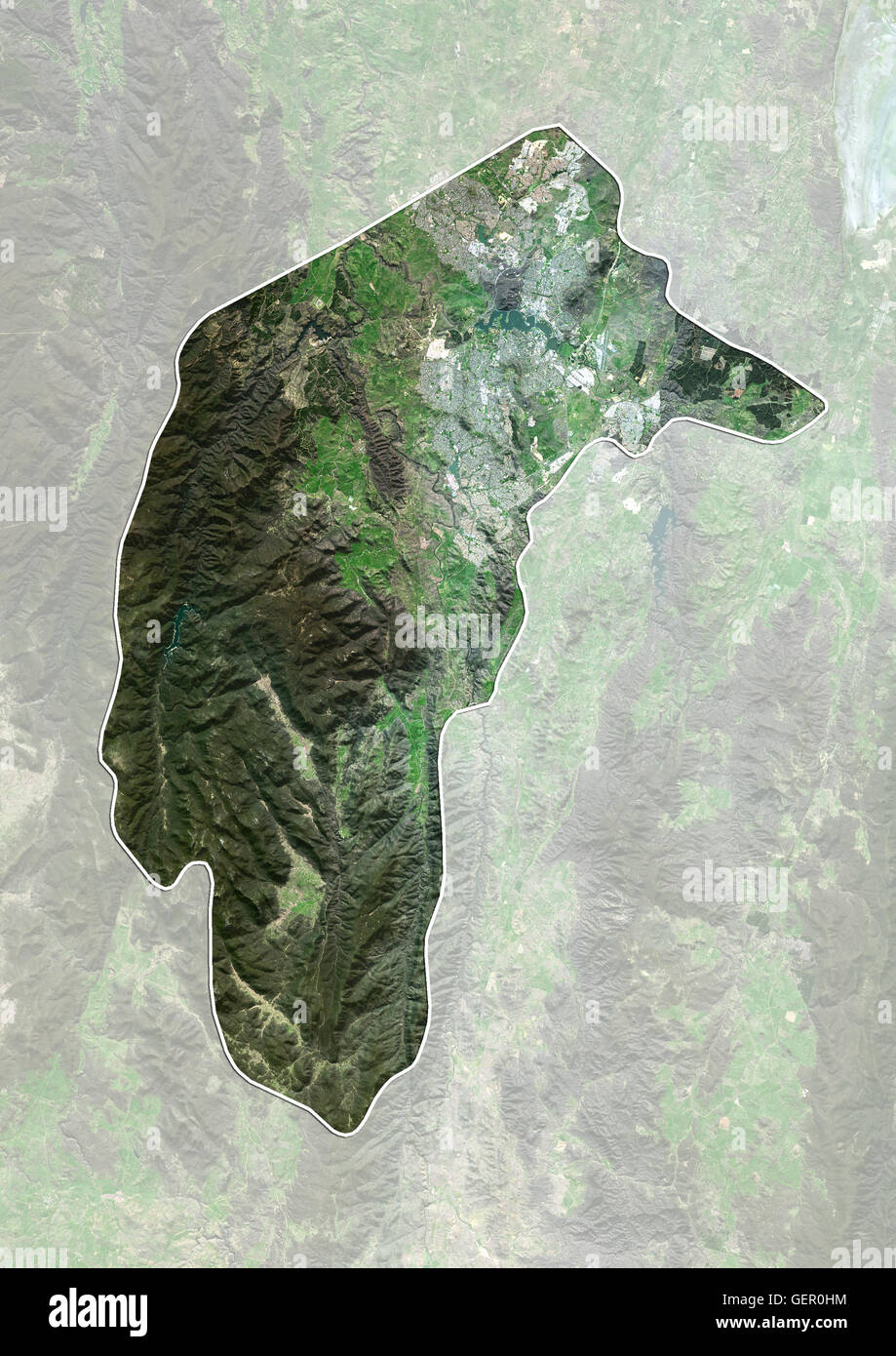 Vista satellitare di Canberra e il Territorio della Capitale Australiana, Australia (con i confini amministrativi e maschera). Canberra è la capitale dell'Australia. Questa immagine è stata elaborata sulla base dei dati acquisiti dal satellite Landsat 8 satellite in 2014. Foto Stock
