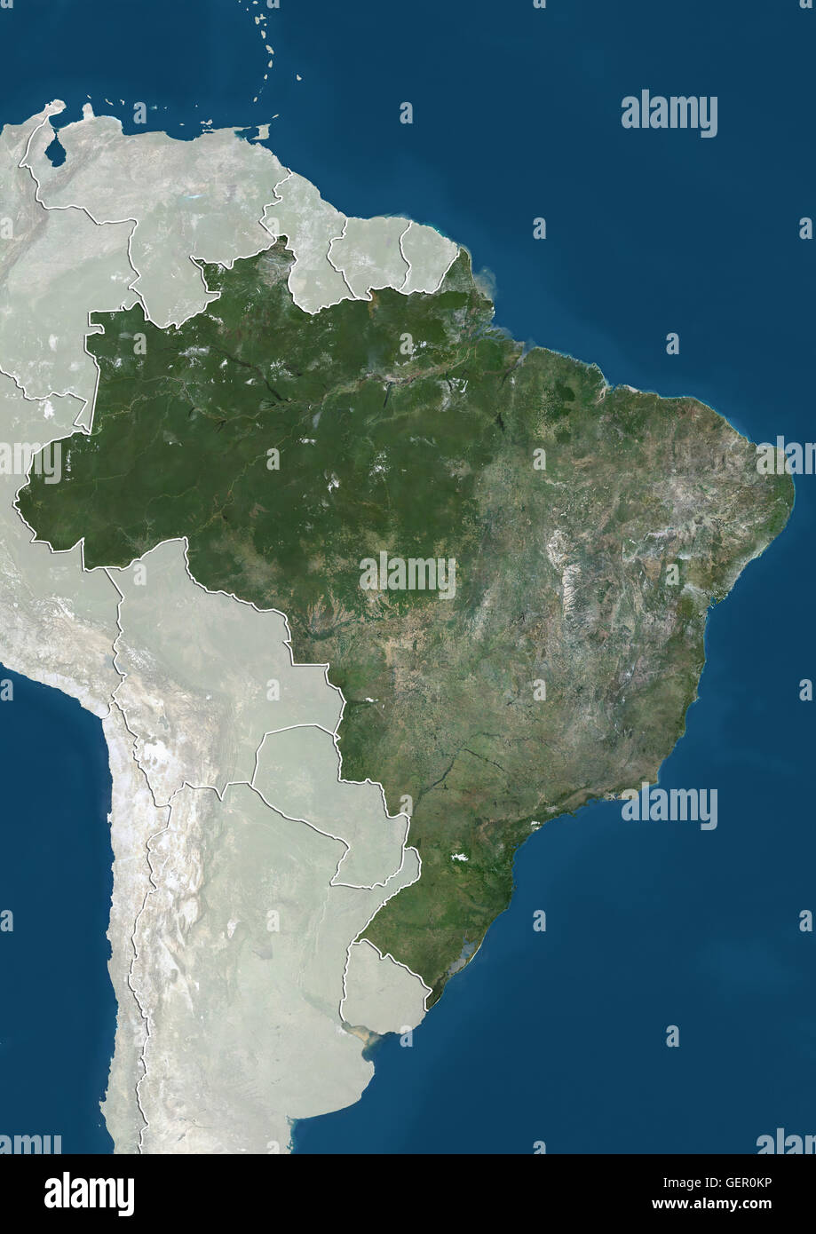 Vista satellitare del Brasile (con confini tra paesi e maschera). Questa immagine è stata elaborata sulla base dei dati acquisiti dai satelliti Landsat. Foto Stock