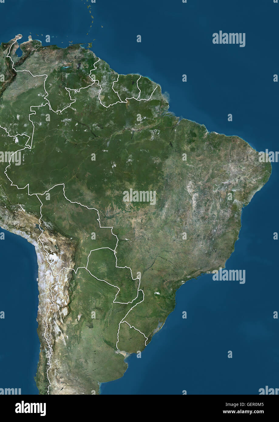 Vista satellitare dell'Est Sud America (con i confini del paese). L'immagine mostra il Venezuela, Guyana Suriname, Guyana, Brasile, Bolivia, Paraguay e Uruguay. Questa immagine è stata elaborata sulla base dei dati acquisiti dai satelliti Landsat. Foto Stock