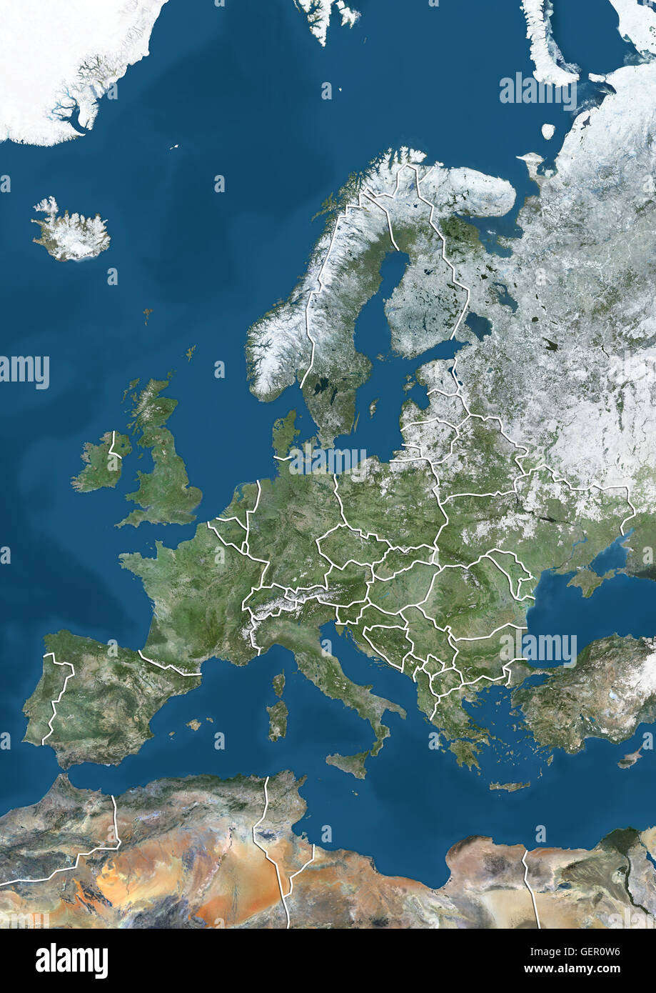 Vista satellitare di Europa in inverno, con parziale copertura di neve (con i confini del paese). Questa immagine è stata elaborata sulla base dei dati acquisiti dal satellite Landsat 7 & 8 satelliti. Foto Stock