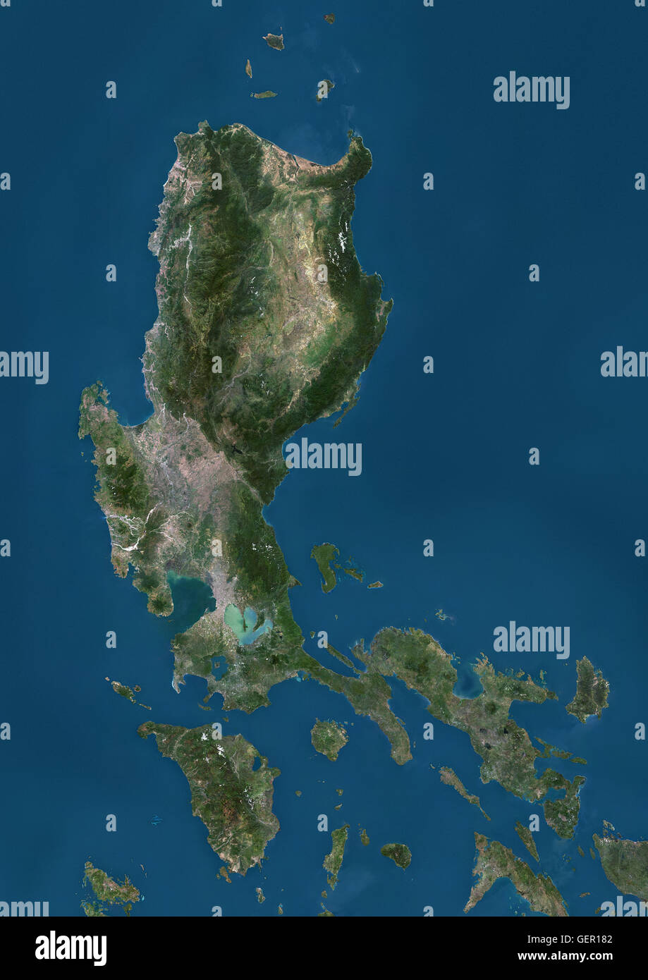 Vista satellitare di Luzon, Filippine. È la più grande e la più popolata isola nelle Filippine. Questa immagine è stata elaborata sulla base dei dati acquisiti dai satelliti Landsat. Foto Stock