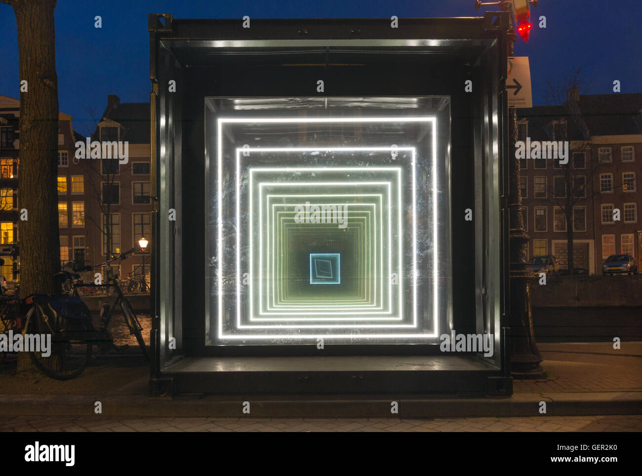 AMSTERDAM, Paesi Bassi - 26 dicembre 2015: luce di arte presso la luce di Amsterdam festival. Intorno a dicembre il centro storico di Foto Stock