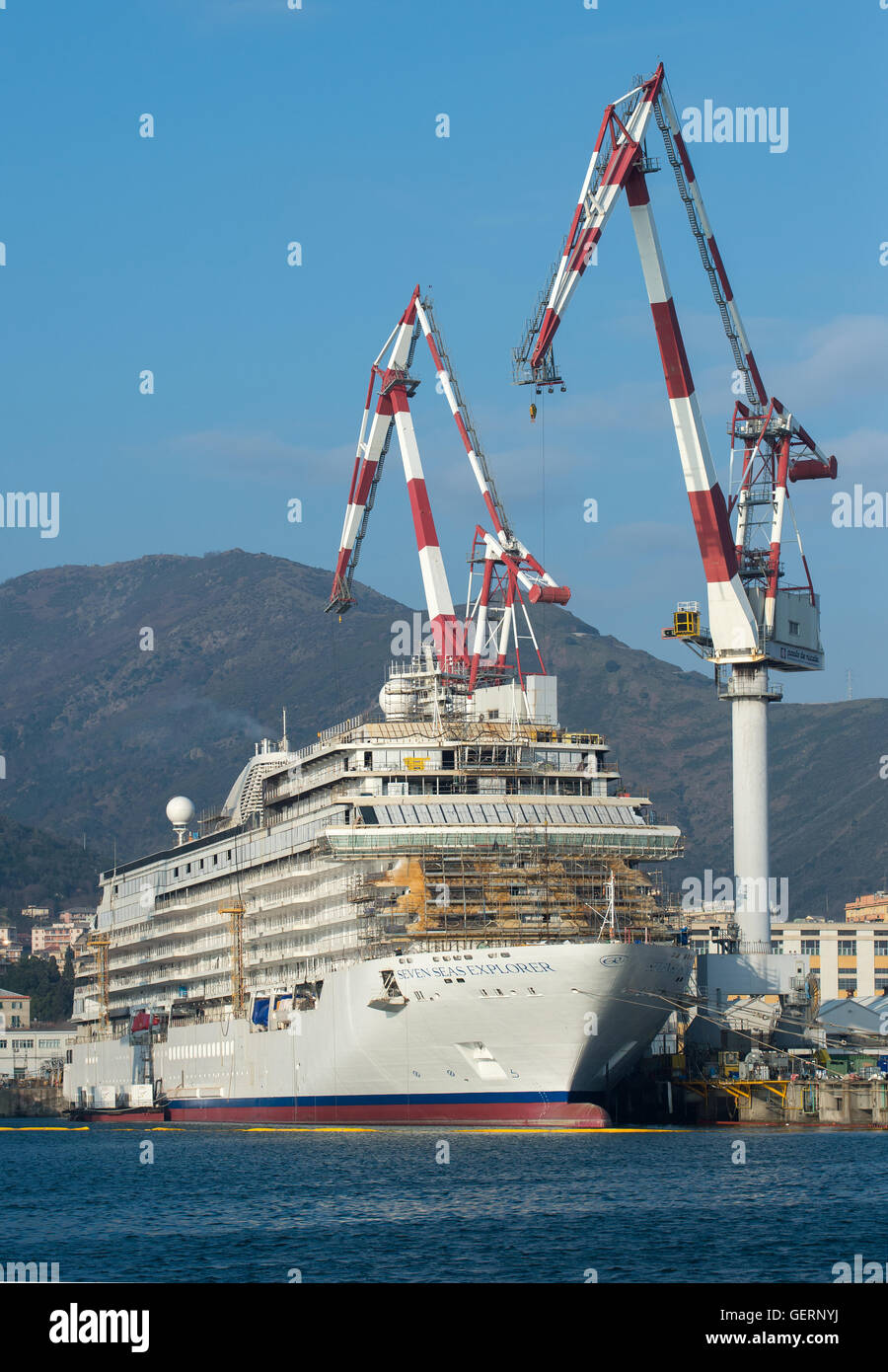 Genova, Italia, la costruzione di una nave da crociera negli stabilimenti  Fincantieri Foto stock - Alamy