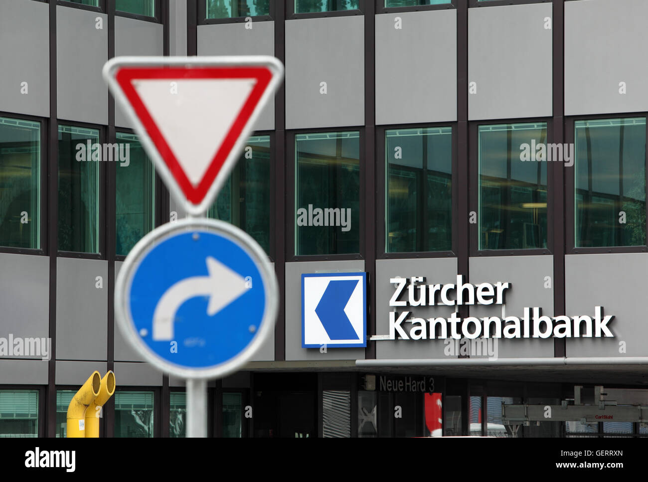 Zuerich, Svizzera, Logo di Zuercher Kantonalbank alla facciata di una casa Foto Stock
