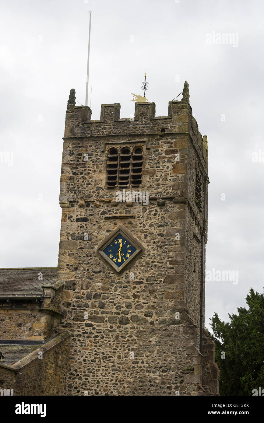 La bella chiesa anglicana di St Andrew a Sedbergh Cumbria Inghilterra Regno Unito Foto Stock