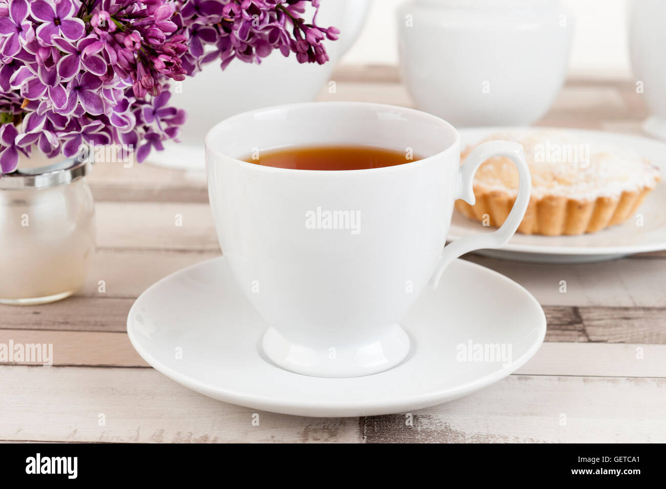 Composizione di colore bianco porcellana tazza di tè Foto Stock