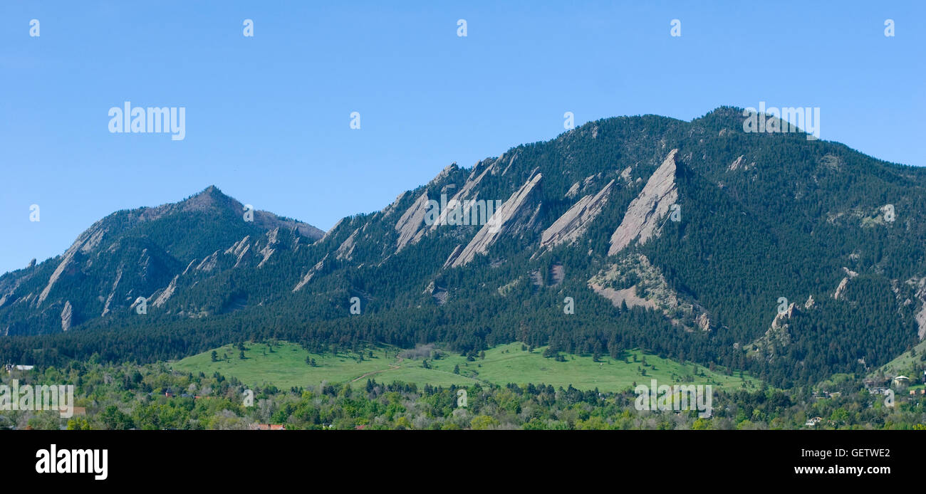 Vista sul Flatirons da Boulder Colorado Foto Stock