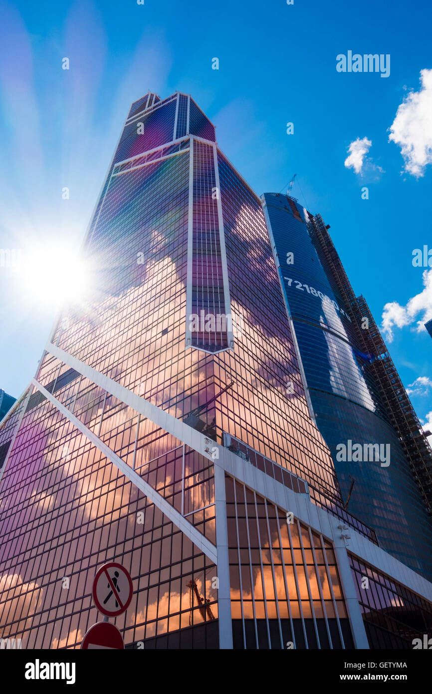 Mosca. RUSSIA - Giugno 25, 2015: grattacieli di Moscow City business center closeup. Foto Stock