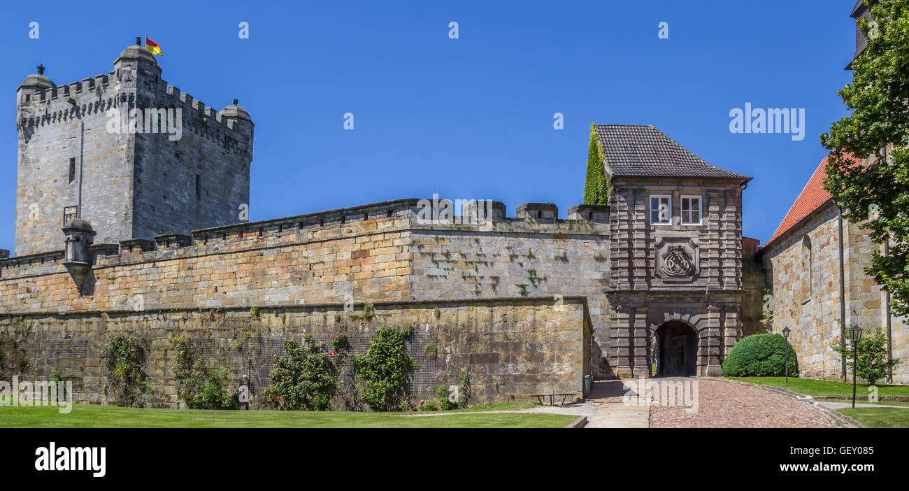 Panorama della collina del castello a Bad Benthiem, Germania Foto Stock