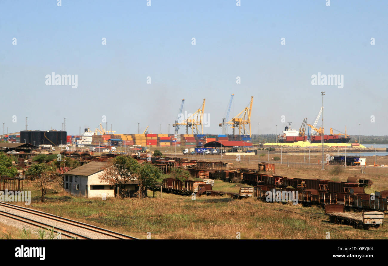 Banchine di carico, porto di Maputo, Mozambico Foto Stock