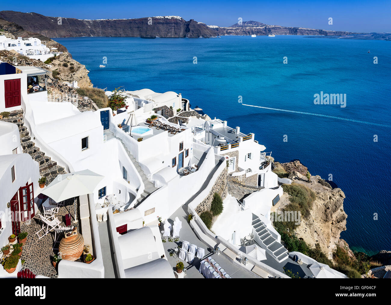 Della caldera di Santorini isole Cicladi Geece con vista sulla città di Fira. Foto Stock