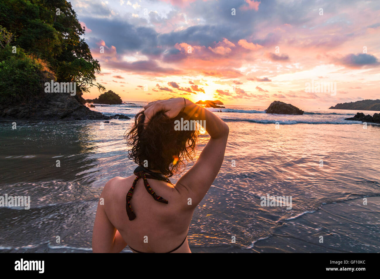 Tramonto sulla spiaggia di Manuel Antonio, Costa Rica Foto Stock