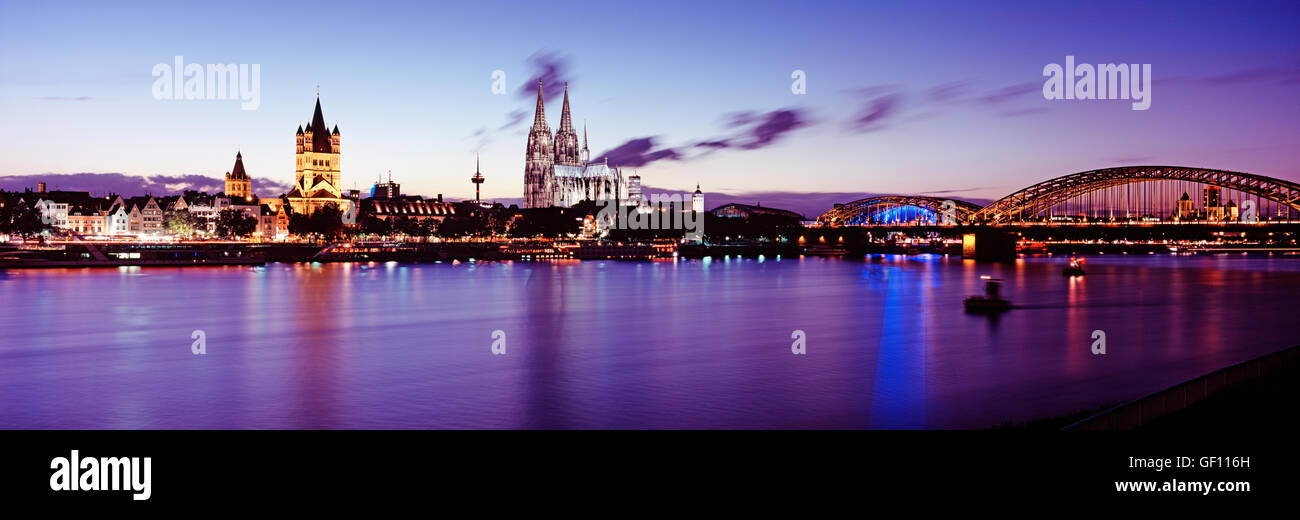 Lo skyline di Colonia, Germania Foto Stock