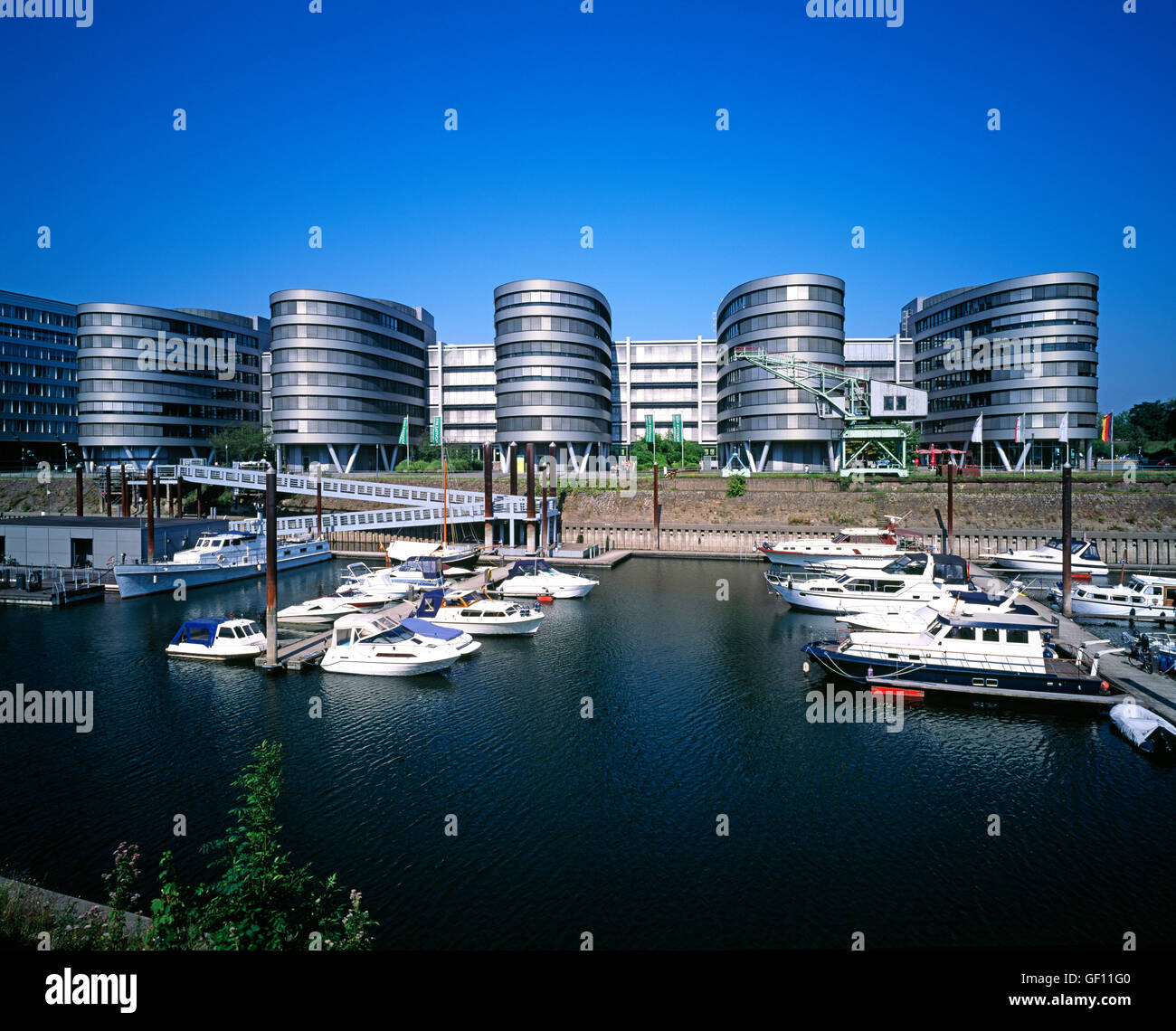 Cinque barche ufficio complesso, il Porto Interno di Duisburg, Germania Foto Stock