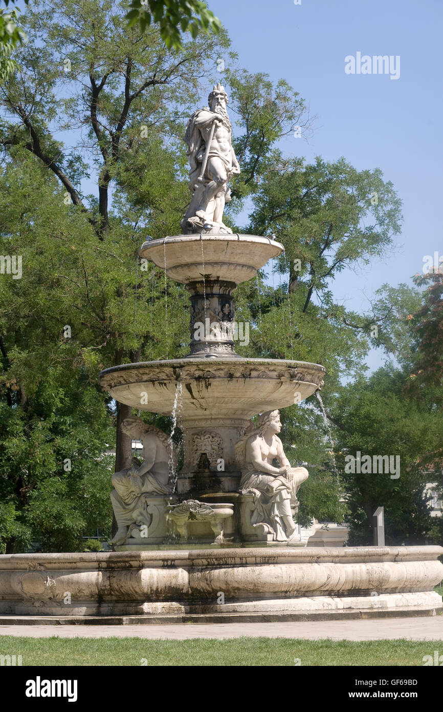 Fontana a Deak Ferenc ter Foto Stock