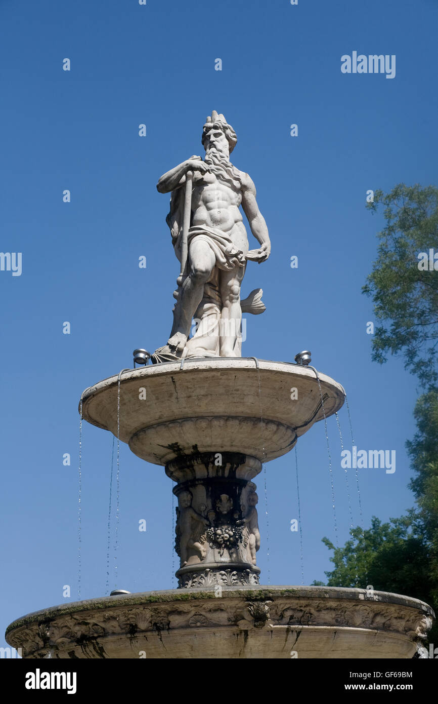 La parte superiore della fontana a Deak Ferenc ter Foto Stock