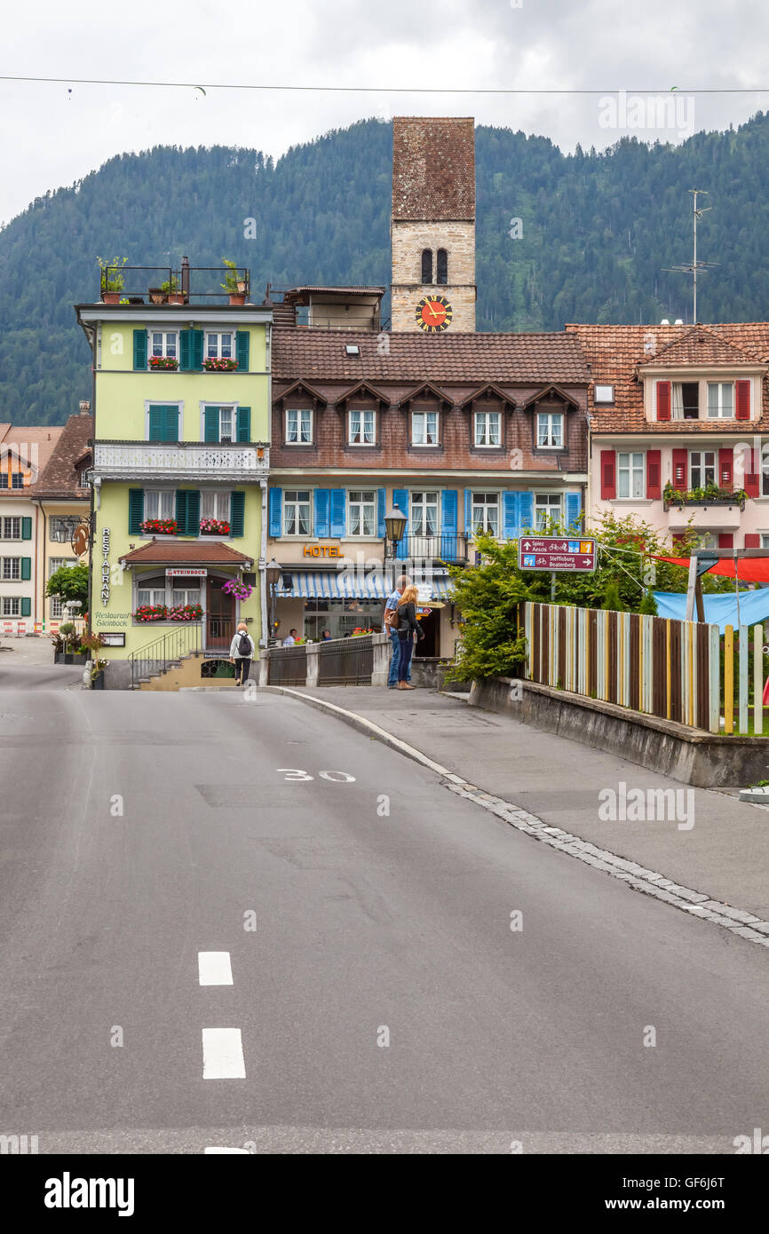 Chiesa di Interlaken e la Città Vecchia, il Cantone di Berna, Svizzera. Foto Stock