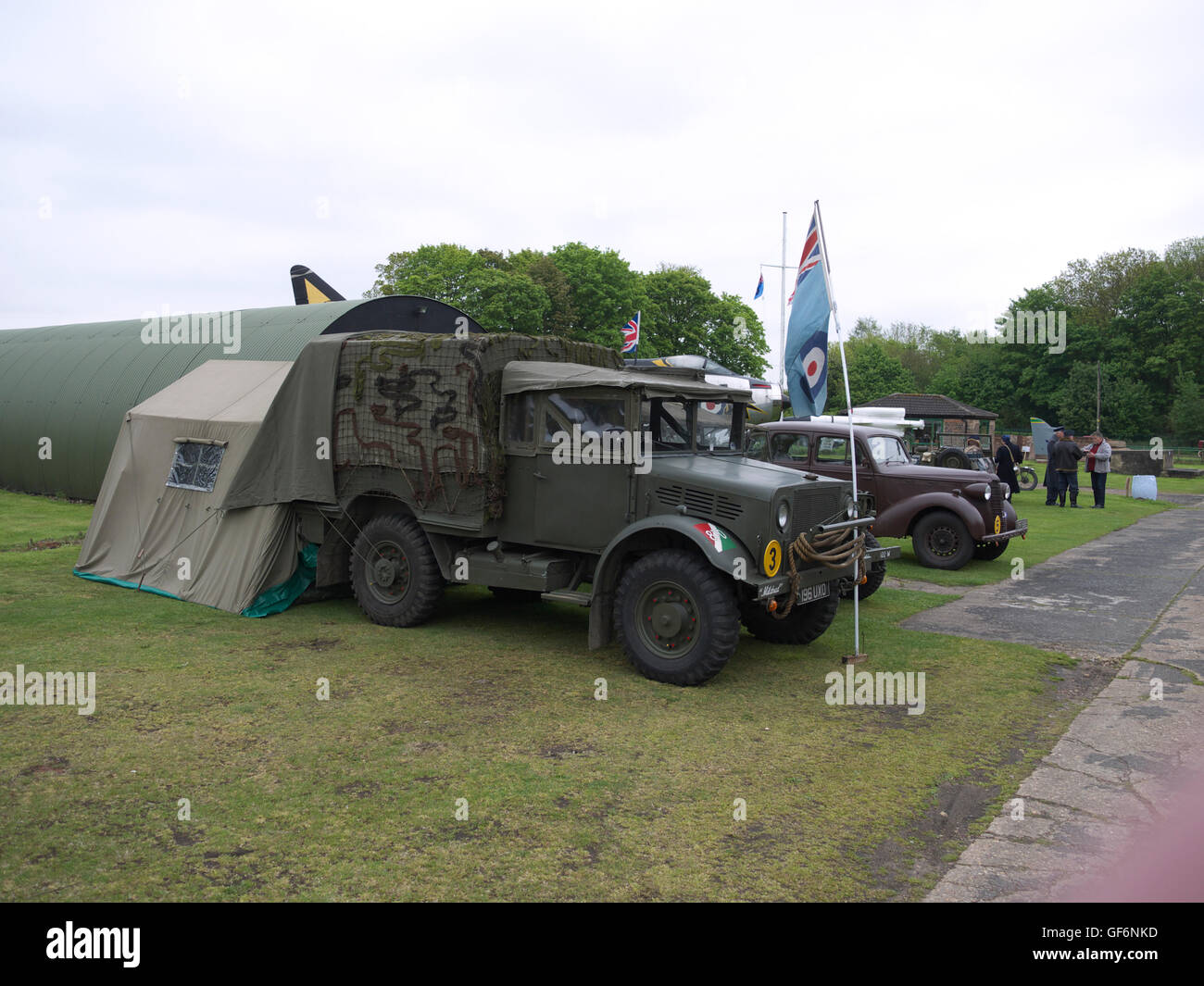 Vintage veicoli militari sul display a Thorpe Camp Visitor Center Foto Stock