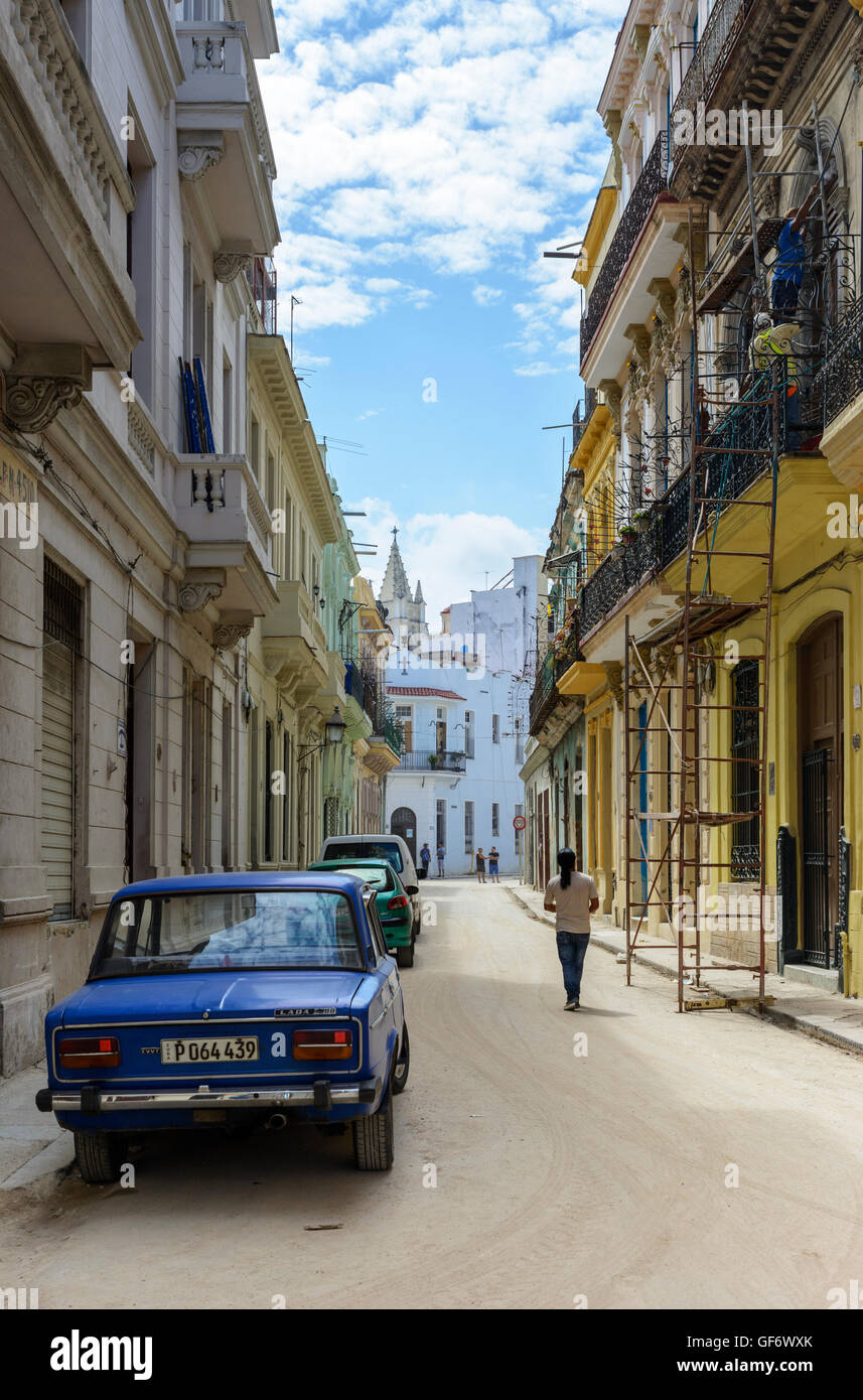 Scena di strada a l'Avana Vecchia (La Habana Vieja), Cuba Foto Stock