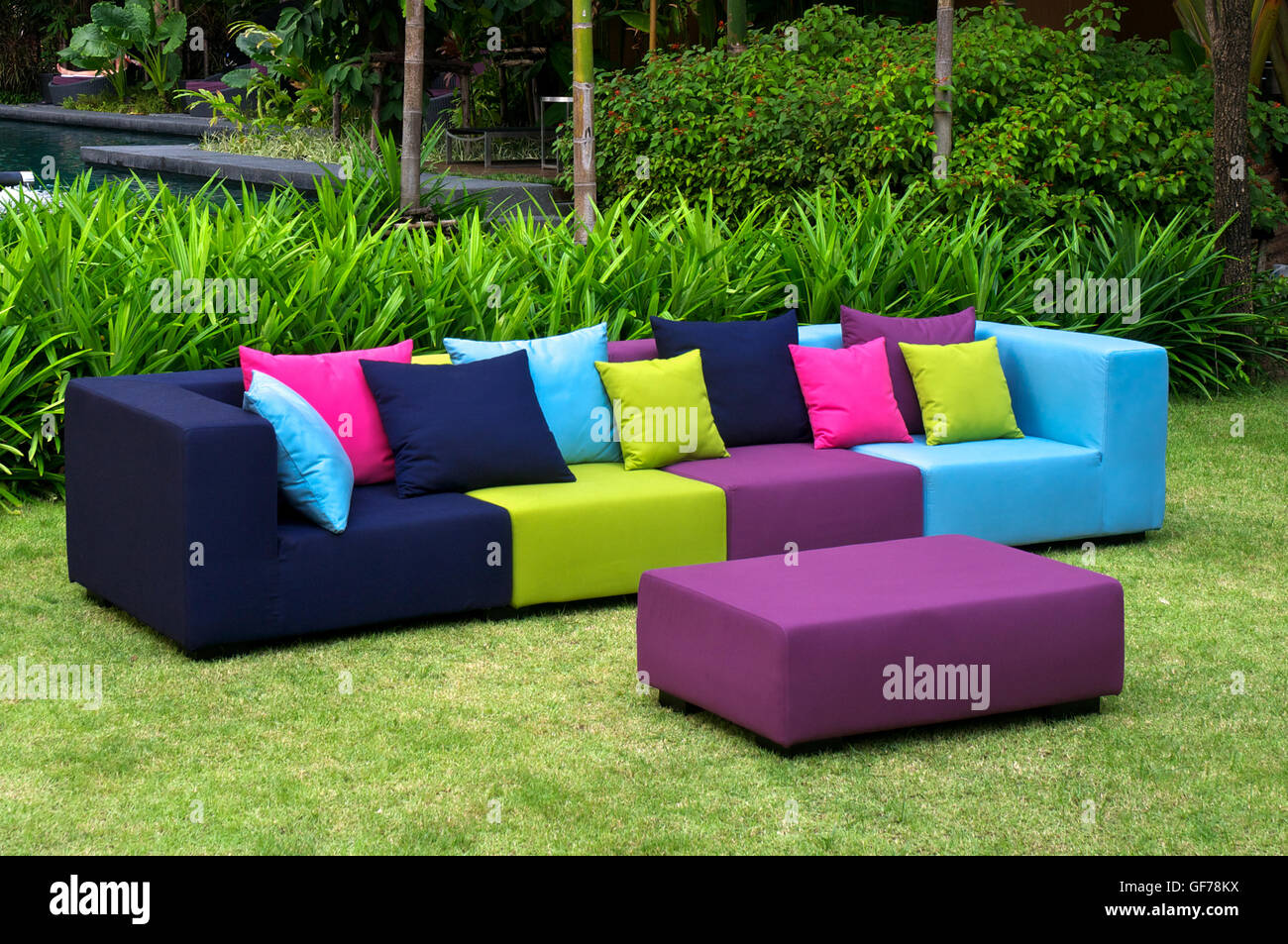 Outdoor indoor divano con acqua cuscini resistente Foto Stock