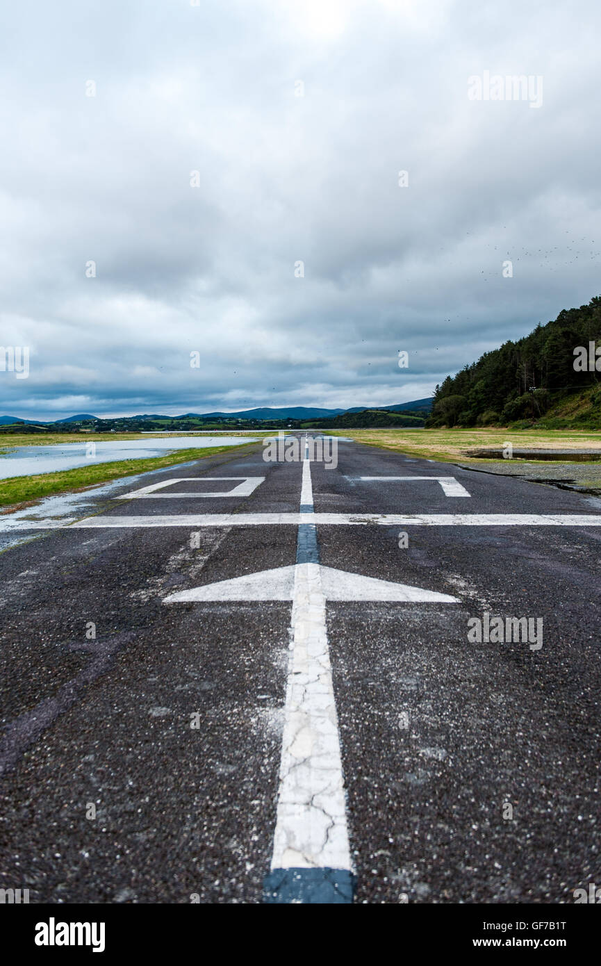 La pista 07 a Bantry pista di atterraggio per aerei, West Cork, Irlanda, viaggio aereo, trasporto, copia dello spazio. Foto Stock