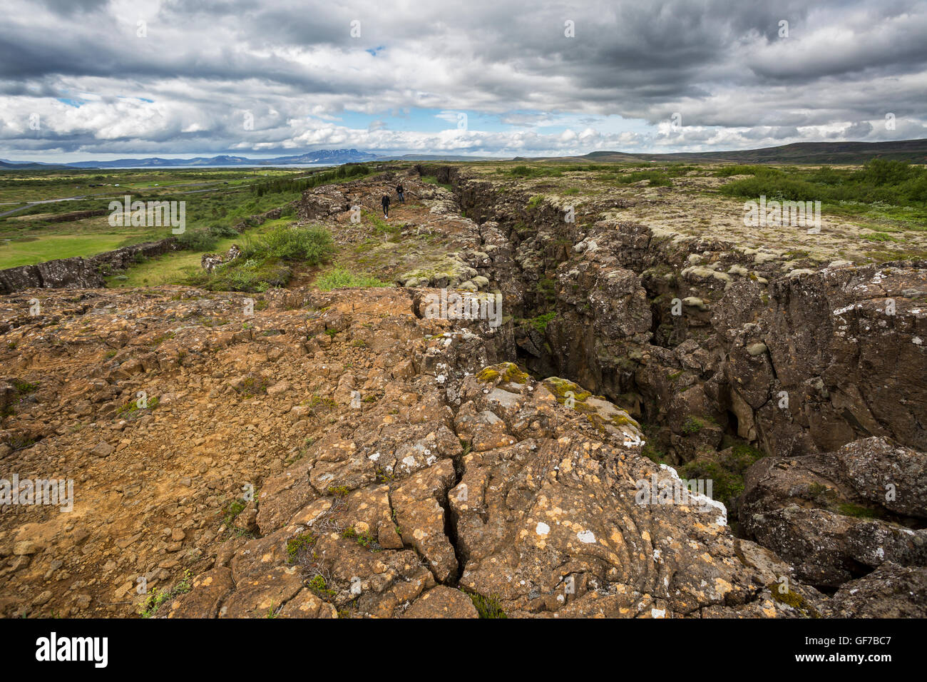 Thingvellir National Park, Islanda, guasto nel paesaggio causato dalla deriva continentale tra Nord America e Eurasian tecto Foto Stock