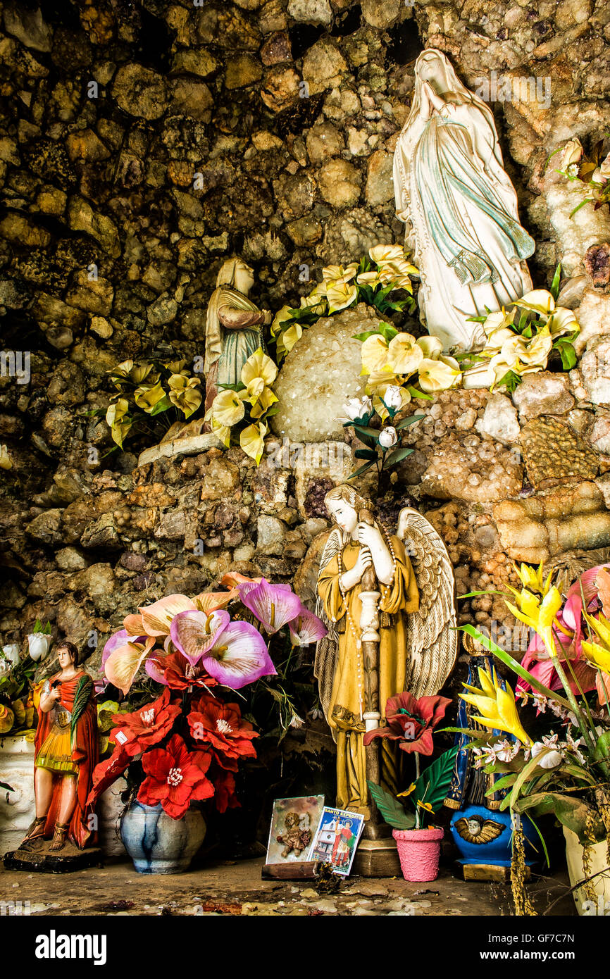 Monumento a Nostra Signora di Lourdes. Sao Joao do Oeste, Santa Catarina, Brasile. Foto Stock