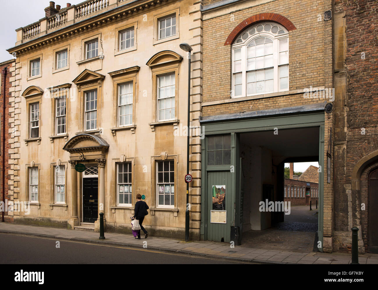 Regno Unito, Inghilterra, Norfolk, King's Lynn, King Street, St Georges Camere olandese restaurata casa di mercanti Foto Stock