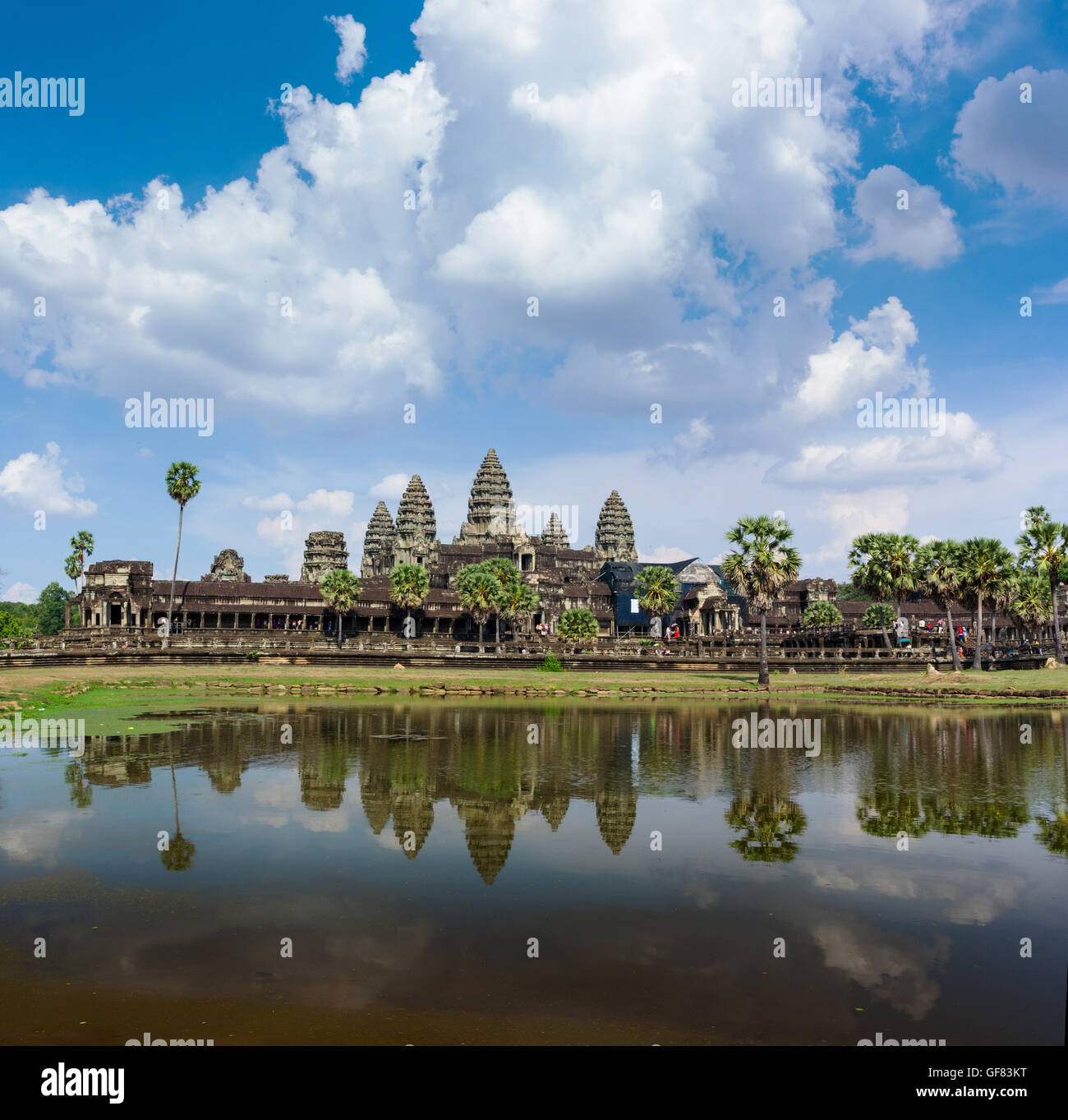 Angkor Wat giorno tempo di riflessione sul lago Foto Stock