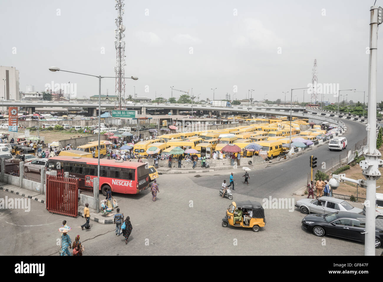 Obalende Bus Terminal, Lagos Island, Lagos, Nigeria Foto Stock