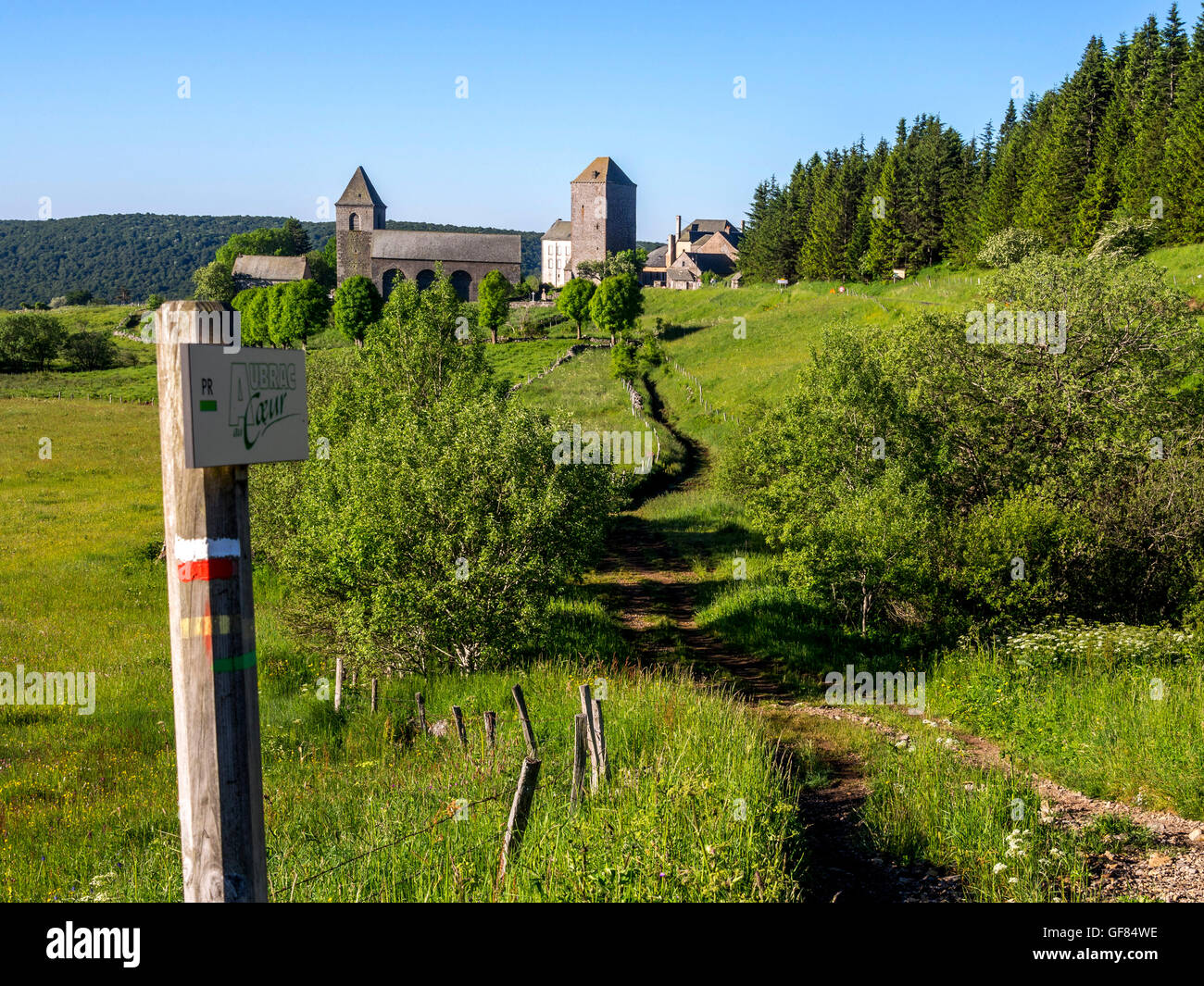 Aubrac villaggio sulla via Podiensis, Saint james way, Aveyron, Languedoc-Roussillon-regione Midi-Pyrénées, in Francia Foto Stock