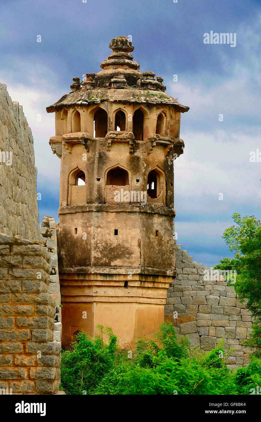 Torre di Guardia, vicino a Lotus Mahal, Hampi, Karnataka, India Foto Stock