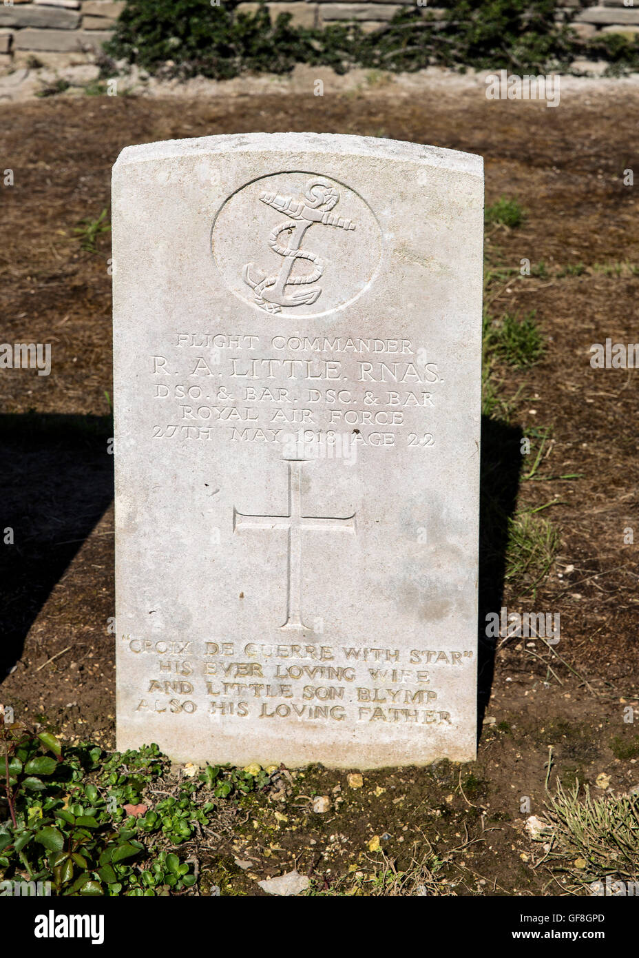 La tomba di R un po' DSO & Bar, DSC & Bar RAF in Wavans CWGC FRANCIA Foto Stock