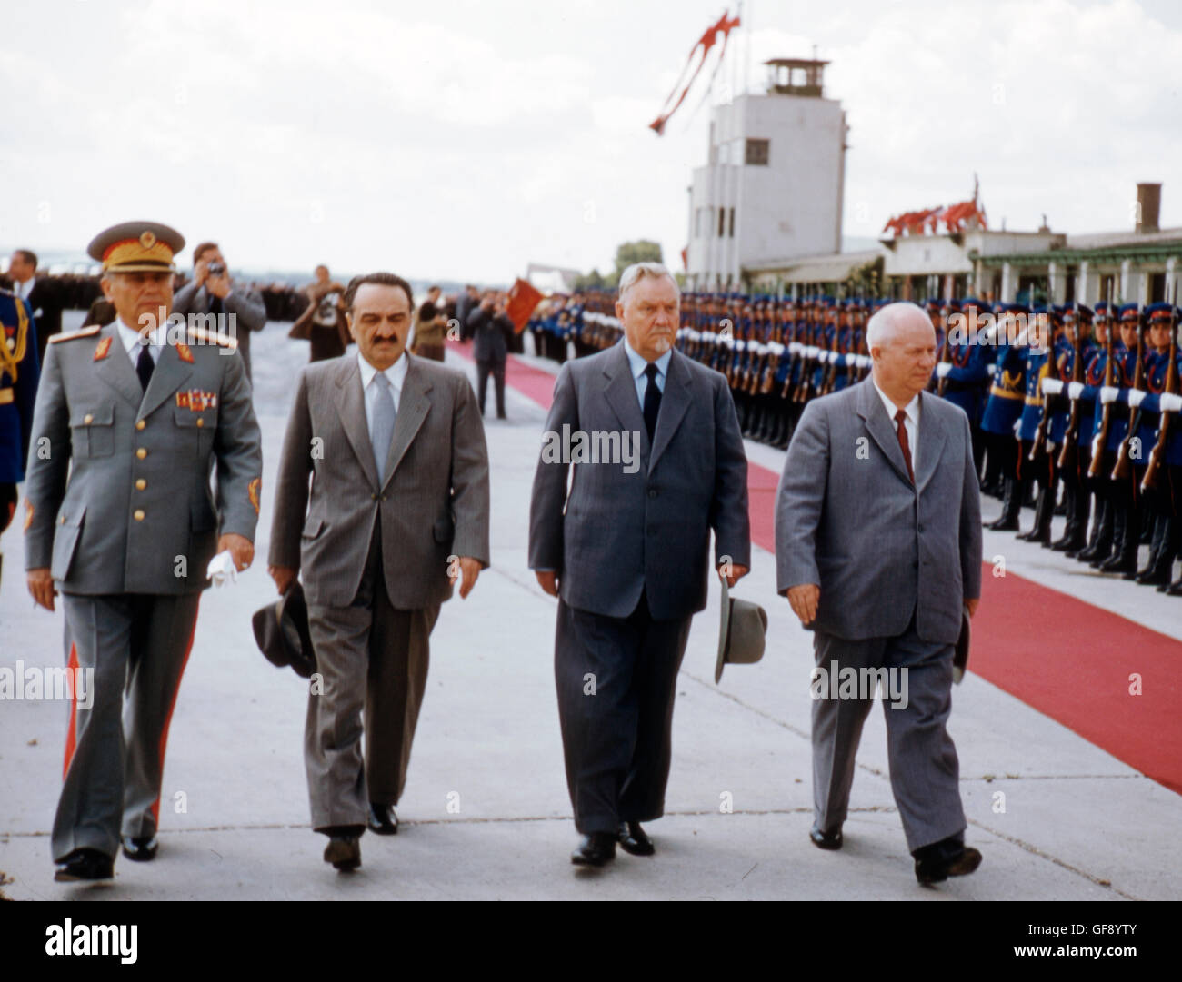 Josip Tito, Anastas Mikoyan, Nikolai Bulganin e Nikita Khrushchev Foto Stock