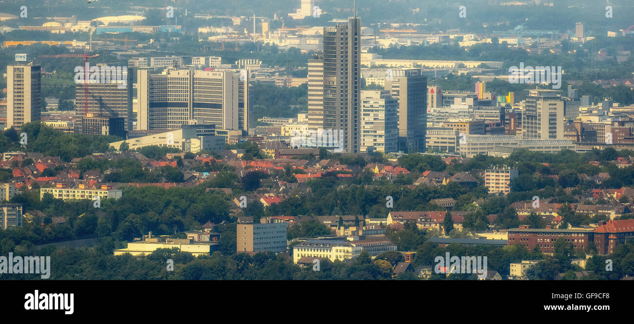 Vista aerea, skyline del cibo con RWE Tower, azienda Evonik-ufficio edificio, sede, Post grattacielo, vista da Fischlaken, Essen, Foto Stock