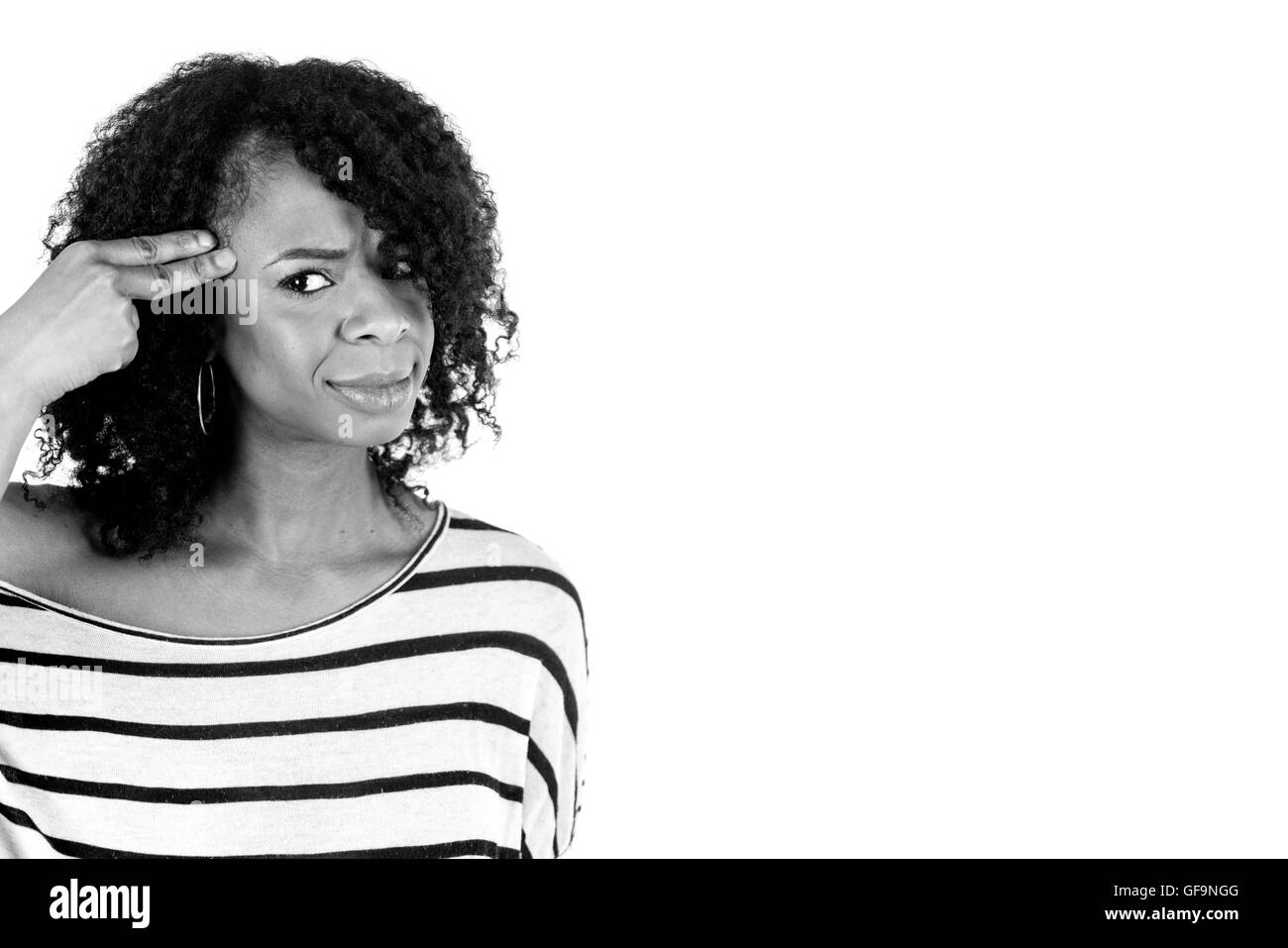 Modello femminile donna attraente su plein sfondo con spazio copia stessa di ripresa Foto Stock