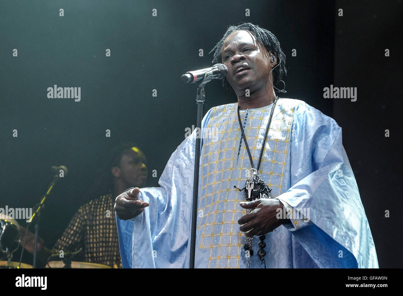 Charlton Park, Wiltshire, Regno Unito 30 luglio 2016 Baaba Maal gioca WOMAD 2016 a Charlton Park di Malmesbury il 30/07/2016 . Nella foto: Baaba Maal. Foto di credito: Julie Edwards/Alamy Live News Foto Stock