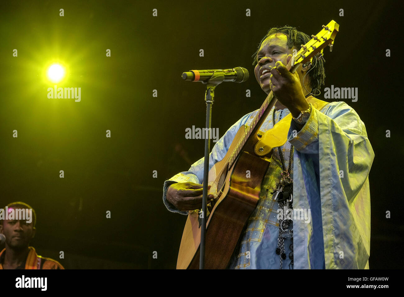Charlton Park, Wiltshire, Regno Unito 30 luglio 2016 Baaba Maal gioca WOMAD 2016 a Charlton Park di Malmesbury il 30/07/2016 . Nella foto: Baaba Maal. Foto di credito: Julie Edwards/Alamy Live News Foto Stock