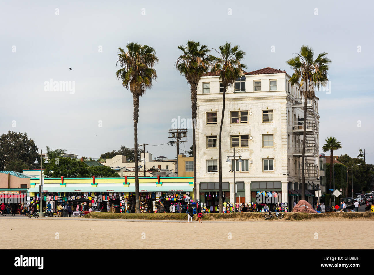 Edifici lungo la passeggiata a mare, in Venice Beach, Los Angeles, California. Foto Stock