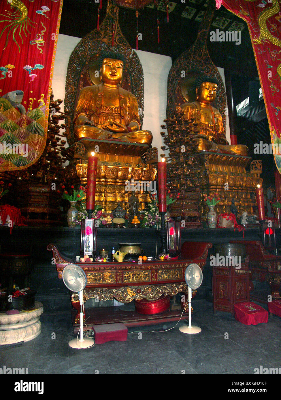 La camera di quattro re celeste nel Tempio del Buddha di Giada a Shanghai in Cina. Foto Stock