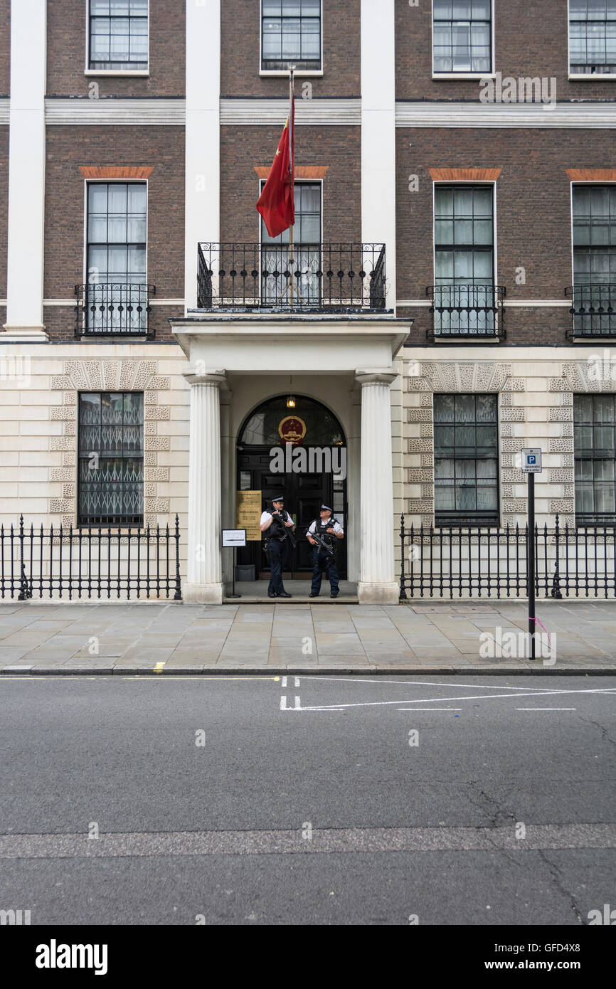Ambasciata della Repubblica popolare cinese nel Regno Unito di Gran Bretagna e Irlanda del Nord su Portland Place, Londra, Regno Unito Foto Stock
